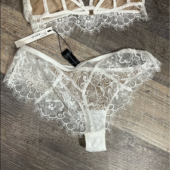 Stylestalker Mellina set  White sheer lace and scallop edges new size Small B39 - Picture 6 of 10